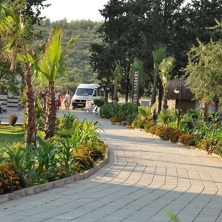 Sahra Su Village & 厄吕代尼兹