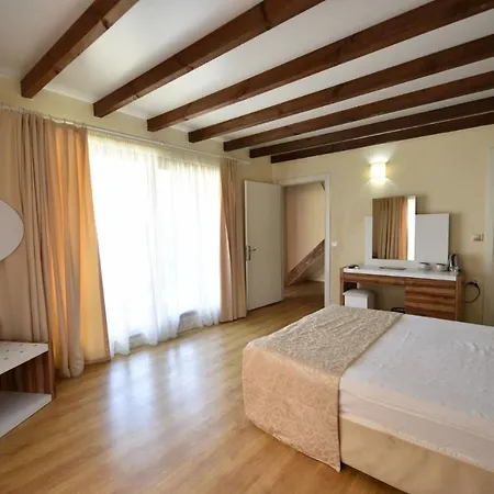 Sahra Su Village & Ξενοδοχείο Ολουντενίζ