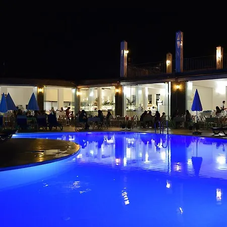 Sahra Su Village & Ξενοδοχείο Ολουντενίζ